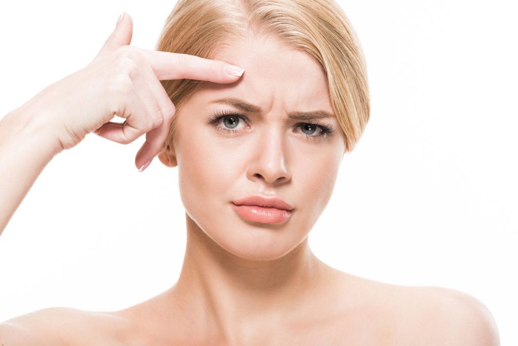 Muscles that contract and relax repeatedly when we frown, smile, or raise our eyebrows are the main cause of wrinkles on the forehead.